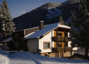 Отель Appartementhaus Habich  Бад Кляйнкирхайм
